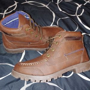 Boys Nautica Boots Size 5